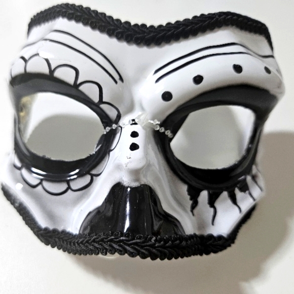 Halloween "Day of the Dead" Angry Skull Venetian Carnival Mask - Picture 5 of 5